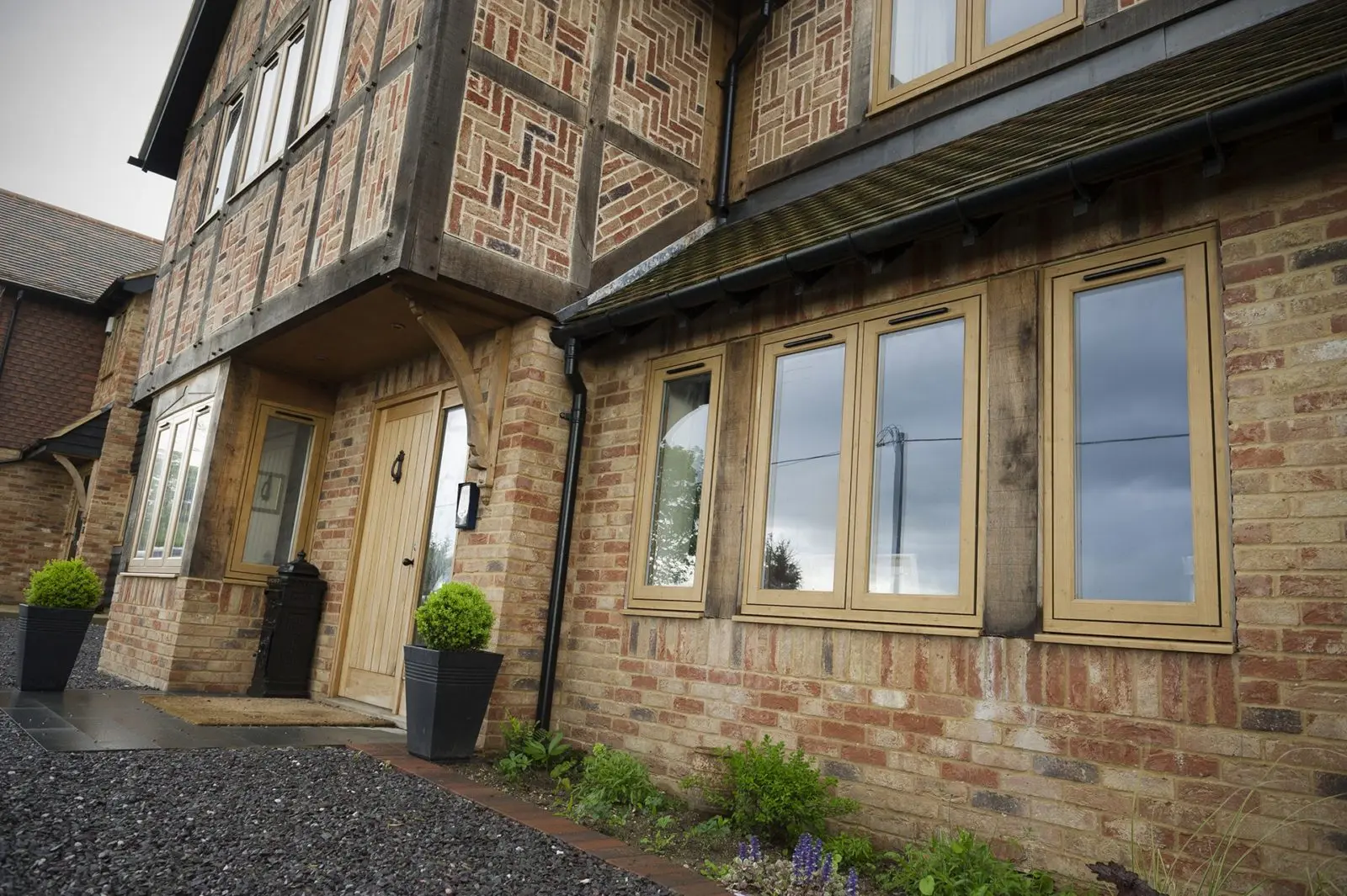Flush casement windows
